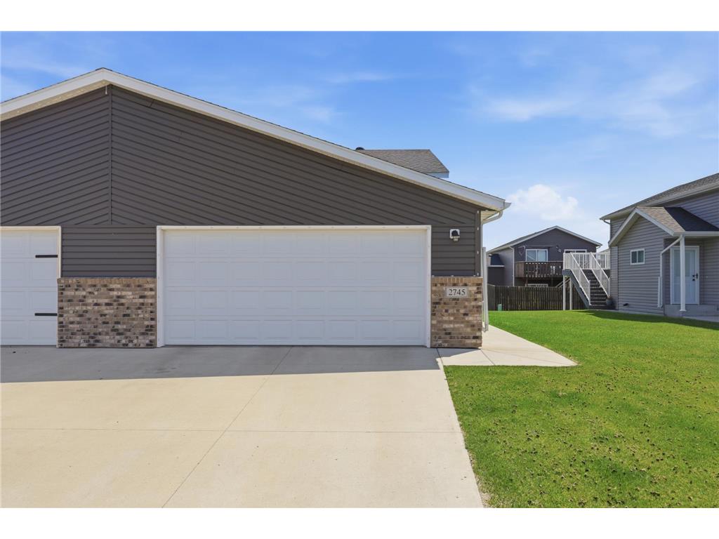2745 10th Street W West Fargo ND 58078 7072143 image1