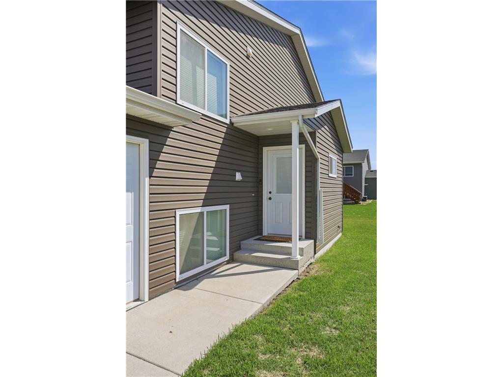 2745 10th Street W West Fargo ND 58078 7072143 image3