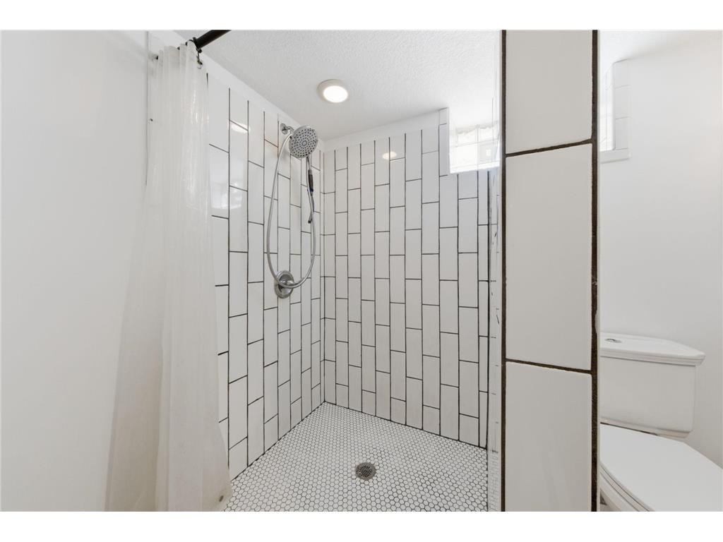 2748 NE Ulysses Street NE Minneapolis MN 55418 7067881 image28