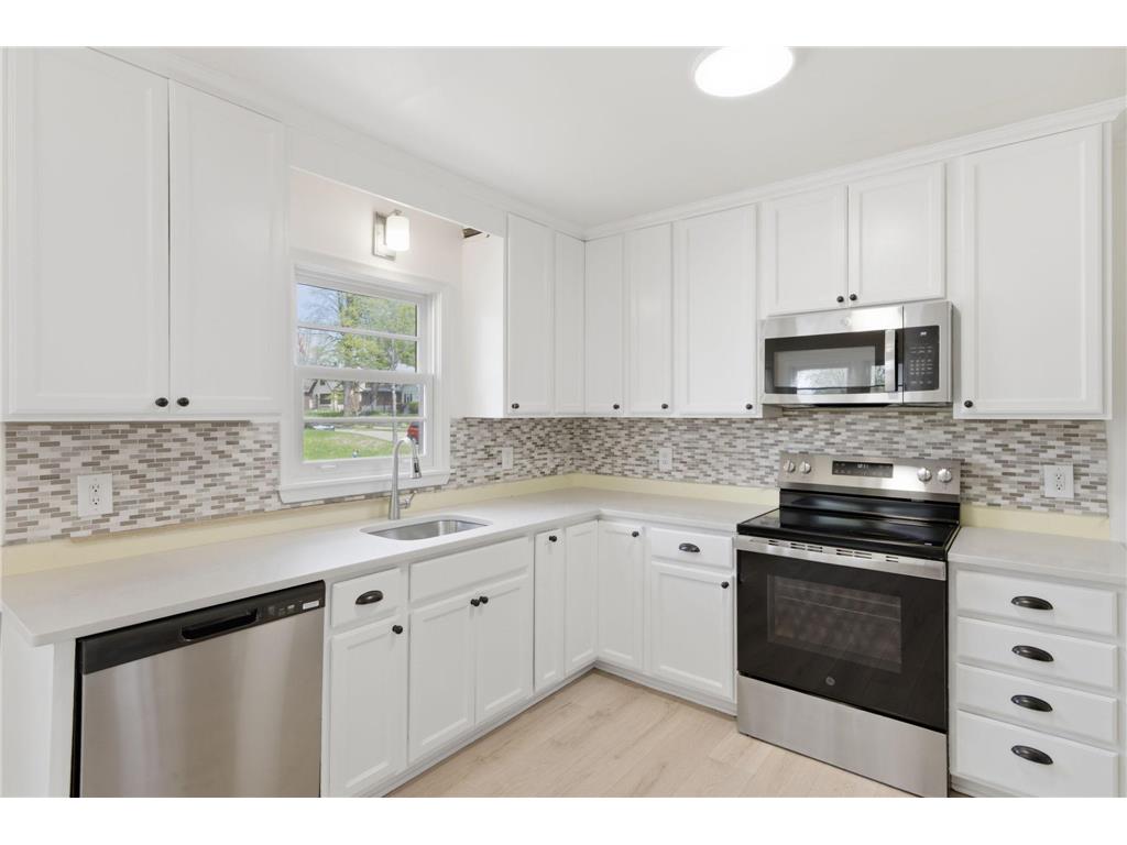 2748 NE Ulysses Street NE Minneapolis MN 55418 7067881 image6