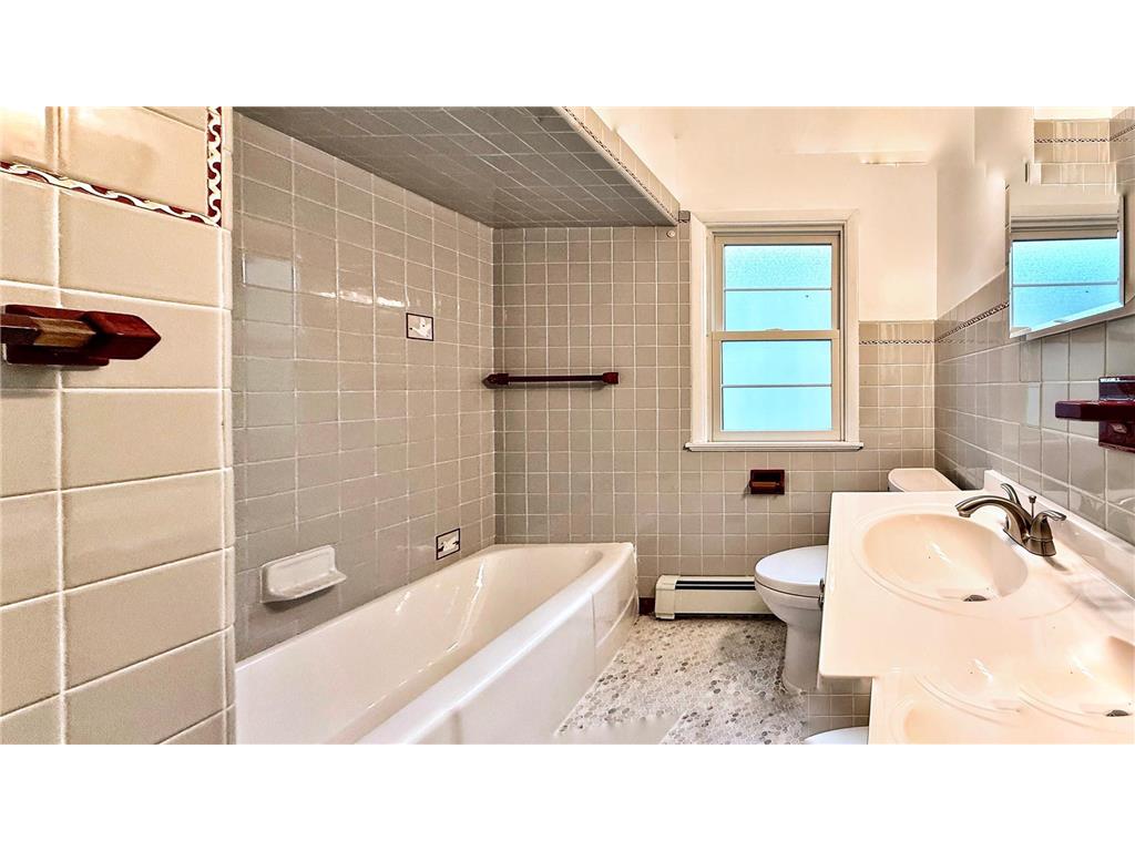 2748 NE Ulysses Street NE Minneapolis MN 55418 7067881 image8