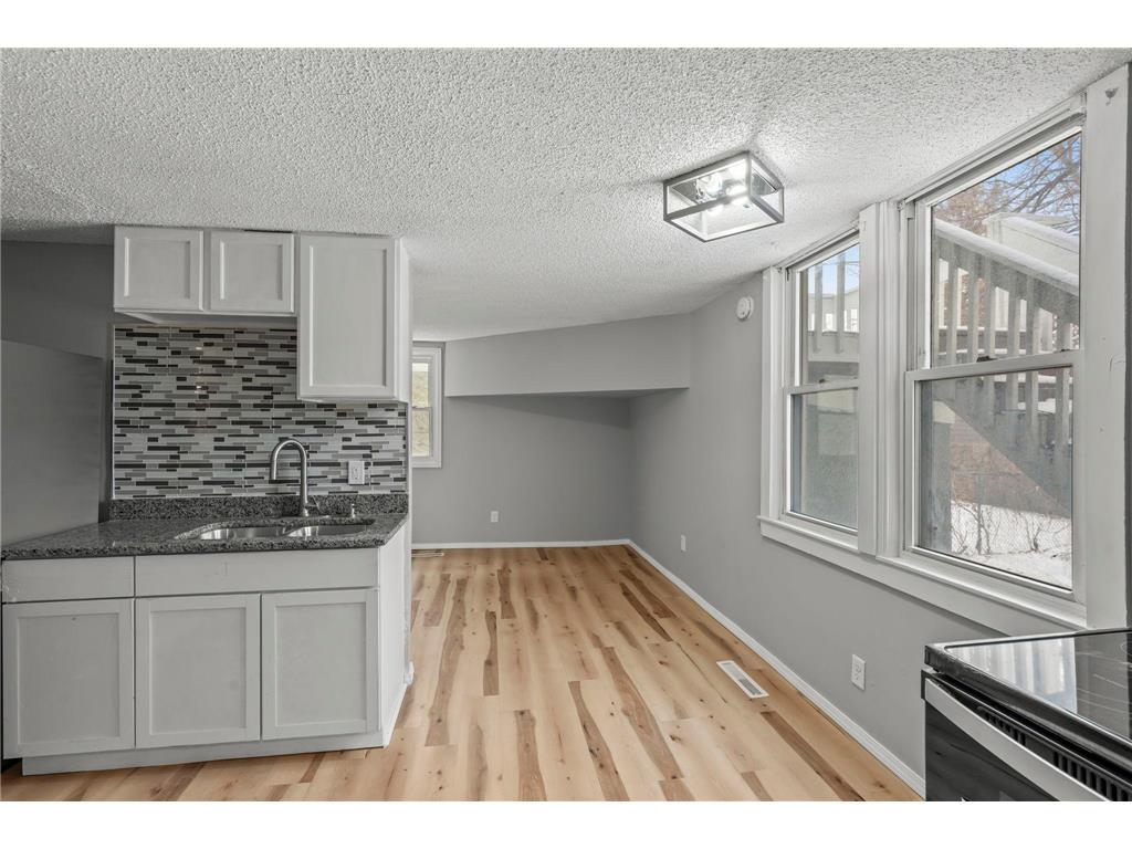 275 Western Avenue S Saint Paul MN 55102 7024621 image15