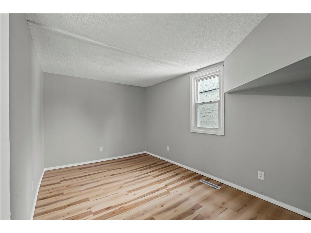 275 Western Avenue S Saint Paul MN 55102 7024621 image24