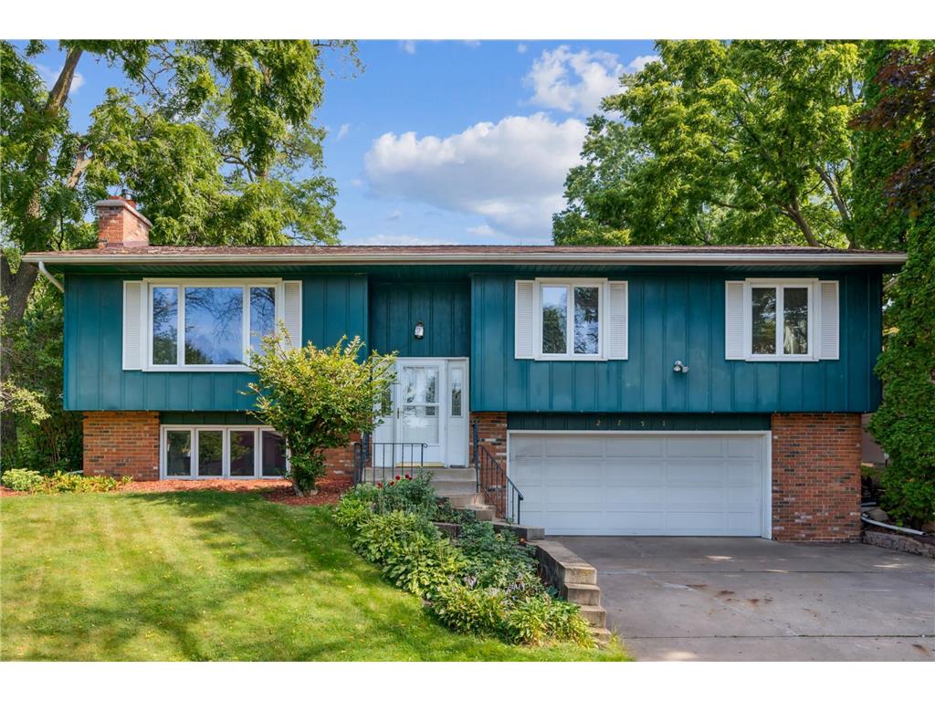 2751 Chisholm Avenue North Saint Paul MN 55109 6587473 image1