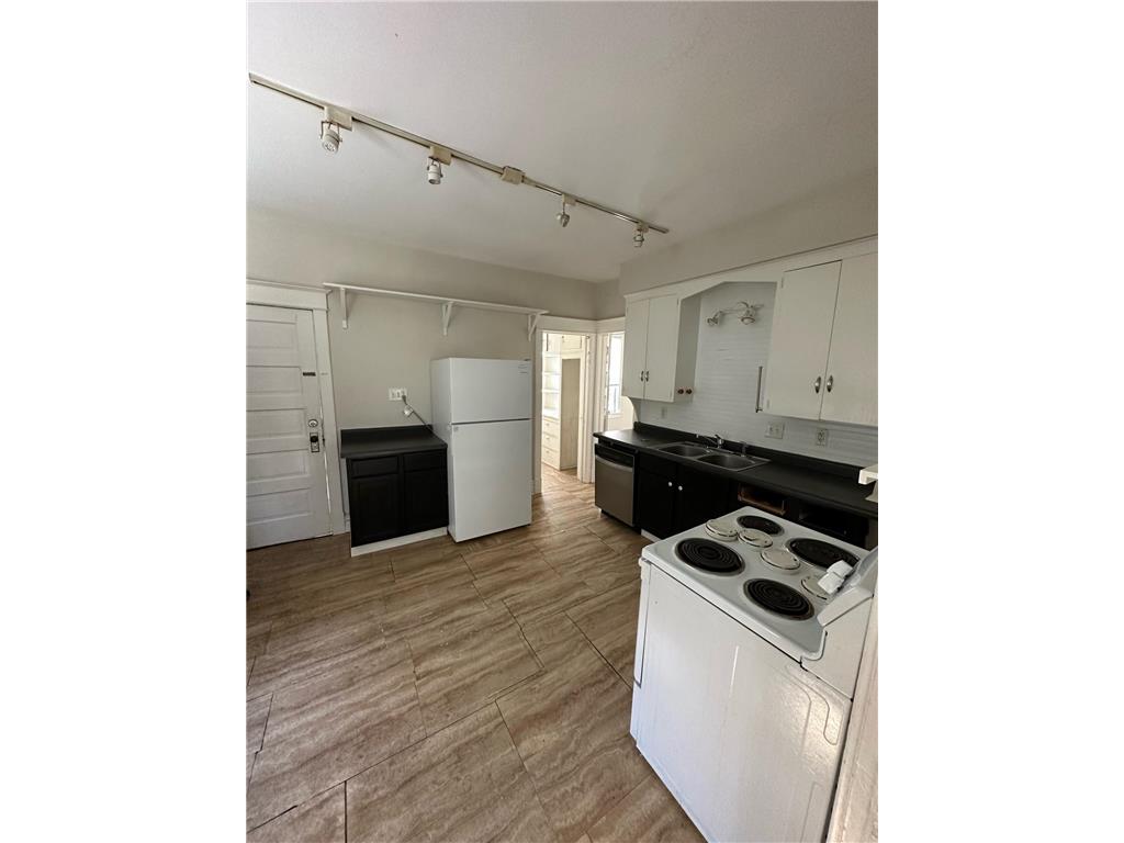 2752 Wellington Street Duluth MN 55806 6454810 image1