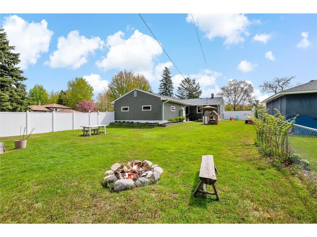 2753 Delaware Avenue North Saint Paul MN 55109 7070700 image10