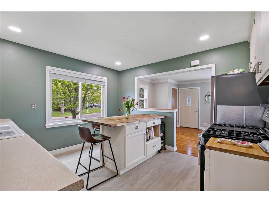 2753 Delaware Avenue North Saint Paul MN 55109 7070700 image21