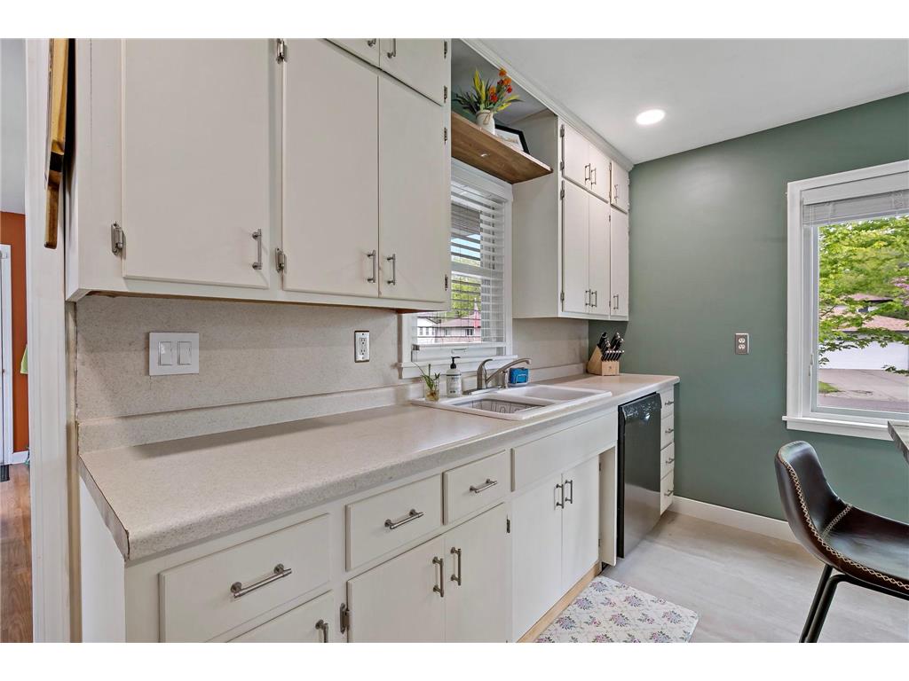 2753 Delaware Avenue North Saint Paul MN 55109 7070700 image22