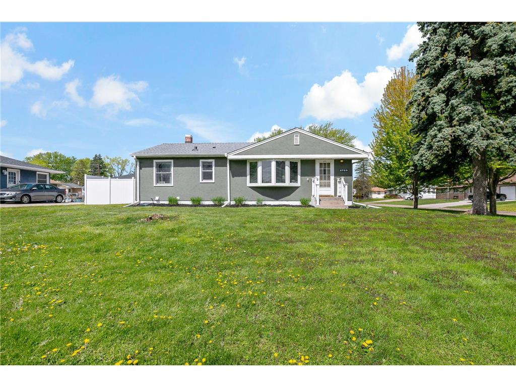 2753 Delaware Avenue North Saint Paul MN 55109 7070700 image3