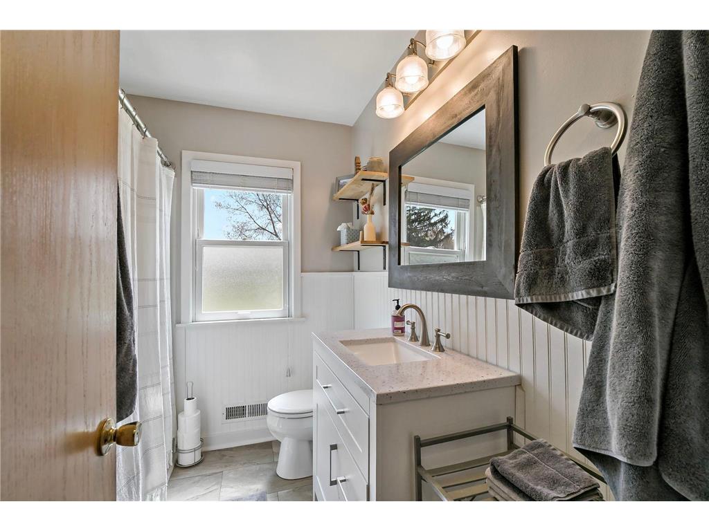 2753 Delaware Avenue North Saint Paul MN 55109 7070700 image34
