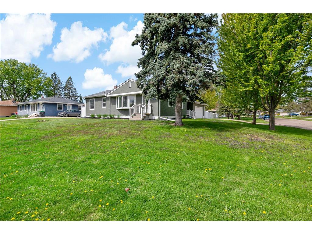 2753 Delaware Avenue North Saint Paul MN 55109 7070700 image5