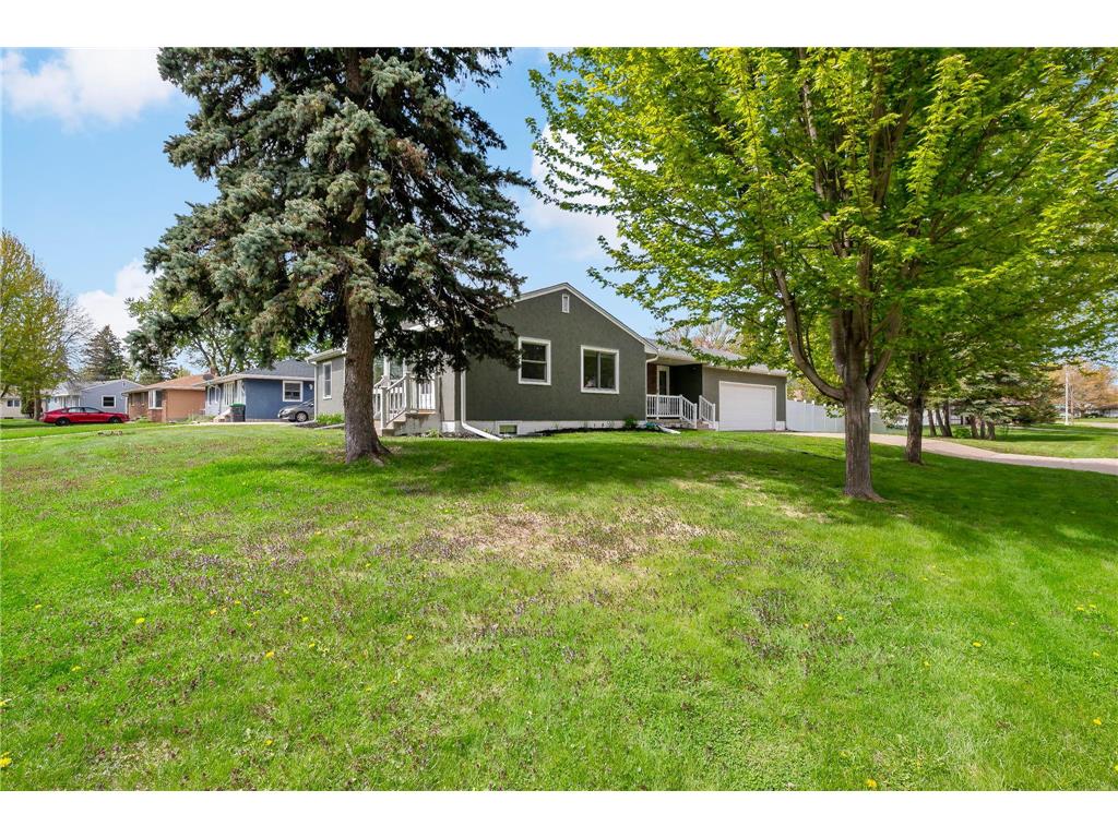 2753 Delaware Avenue North Saint Paul MN 55109 7070700 image6