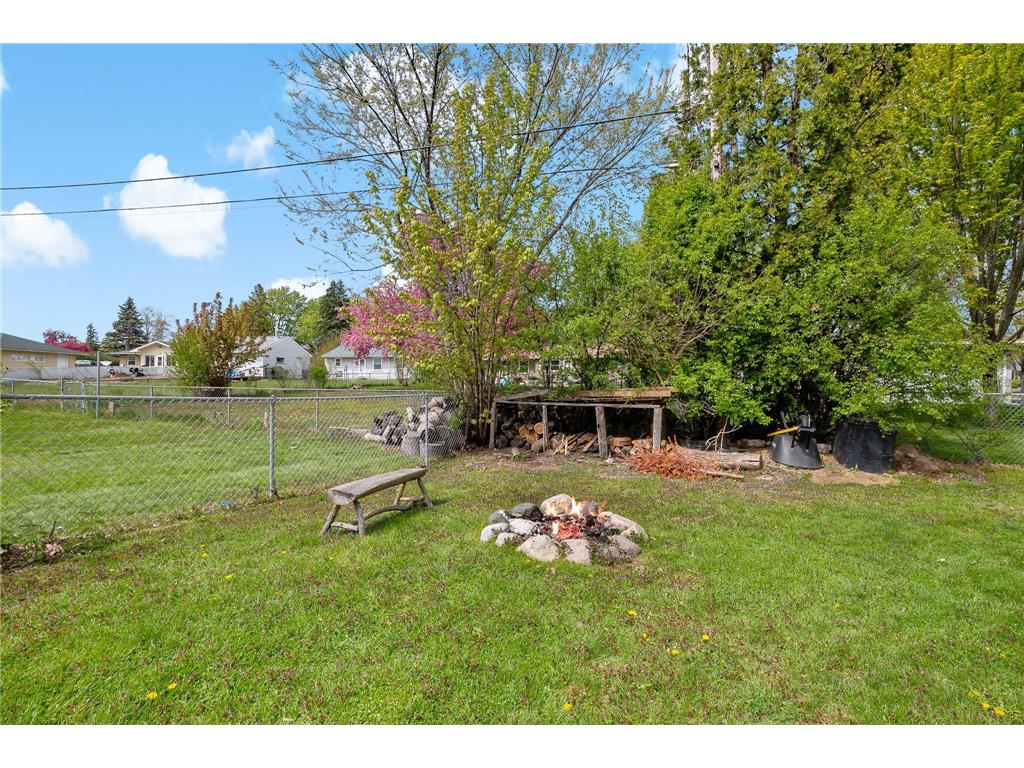 2753 Delaware Avenue North Saint Paul MN 55109 7070700 image9