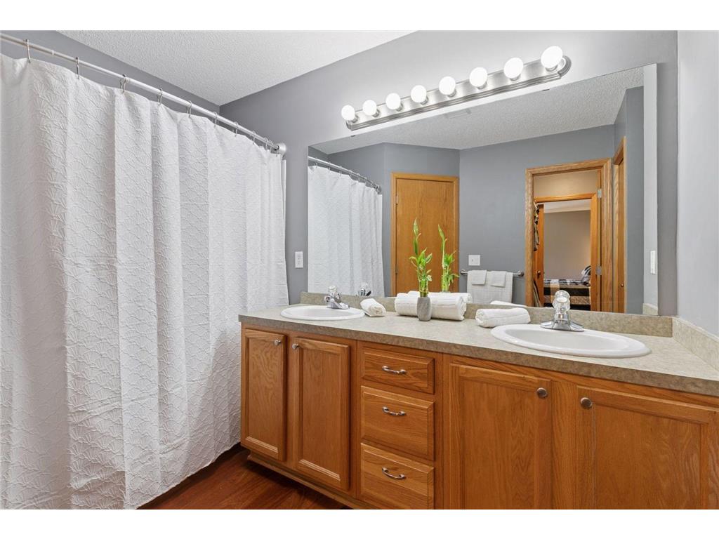 2755 Meadow Brook Drive #F Woodbury MN 55125 6757641 image28