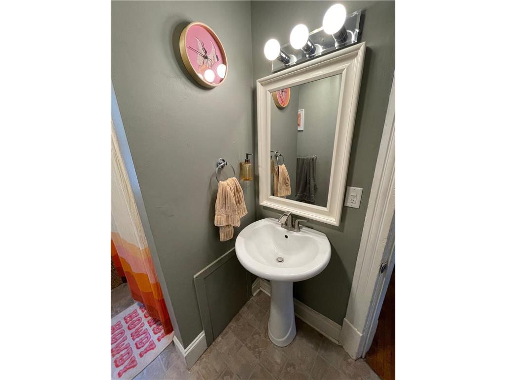 2757 Fremont Avenue S Minneapolis MN 55408 7060719 image26