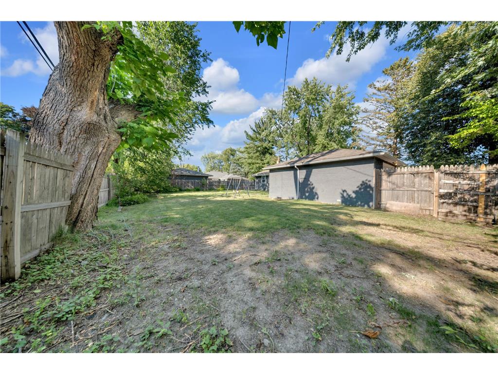 2765 Merrill Street Roseville MN 55113 7115268 image32