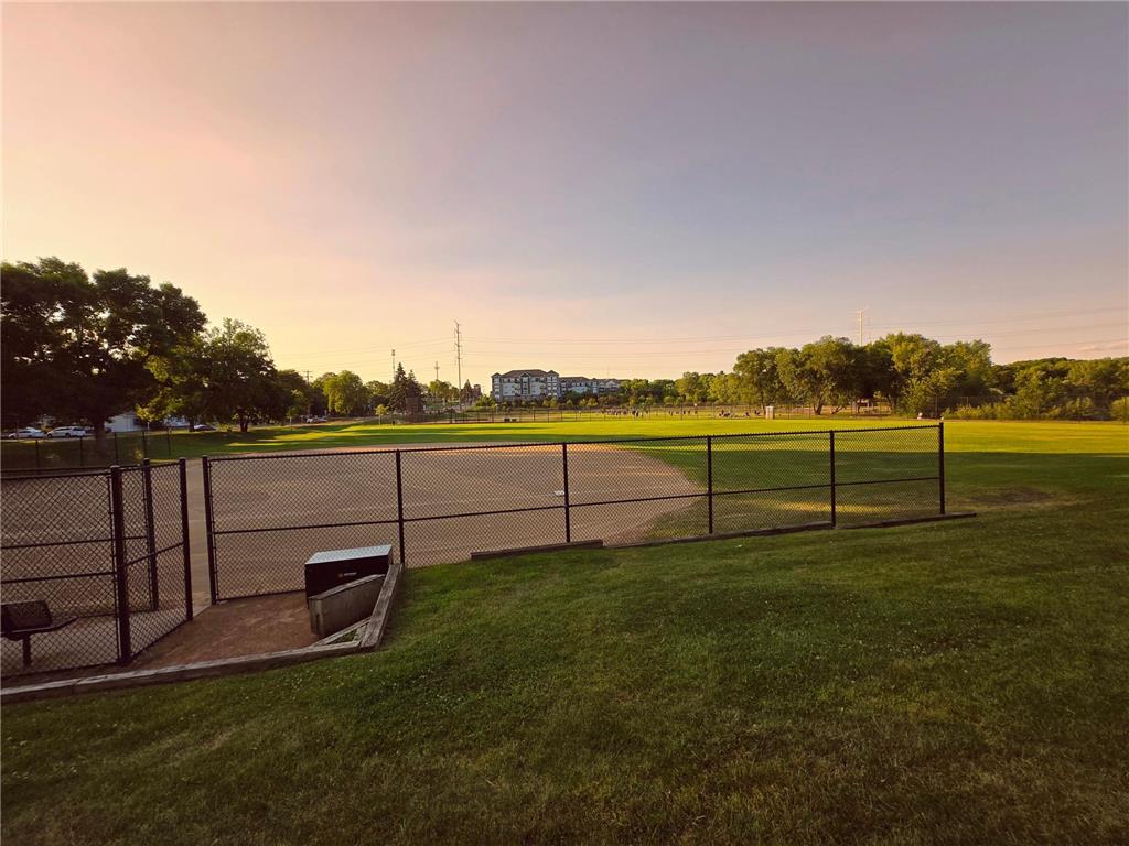 2765 Merrill Street Roseville MN 55113 7115268 image40