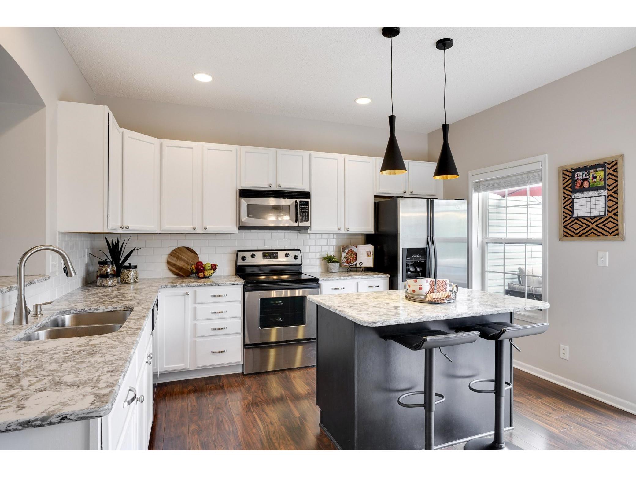 2771 Arona Street, Roseville, MN 55113 MLS 5702727 Edina Realty