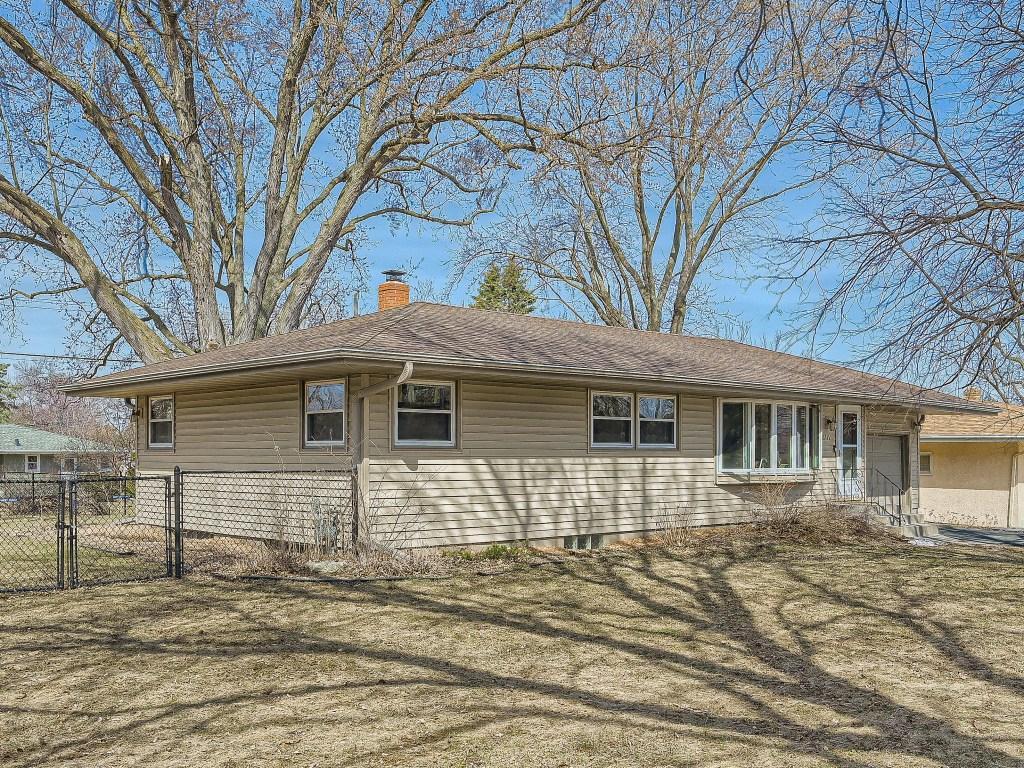 2771 Galtier Street Roseville MN 55113 6343550 image1