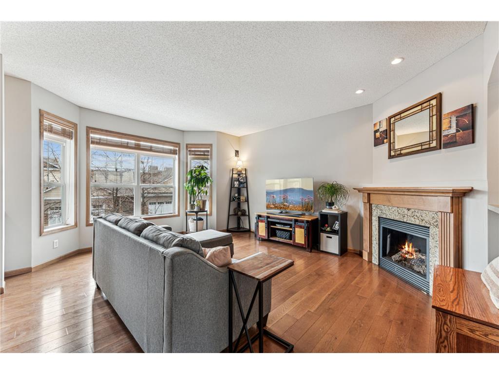 2773 Arona Street Roseville MN 55113 6516278 image1