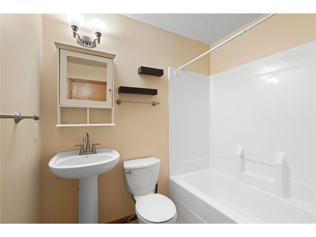 27765 Woodland Drive Chisago City MN 55013 - Green 7019121 image22