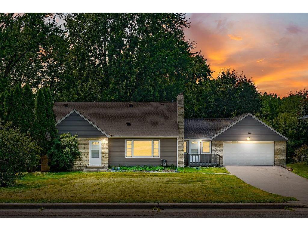 2777 Oxford Street N Roseville MN 55113 6757469 image1