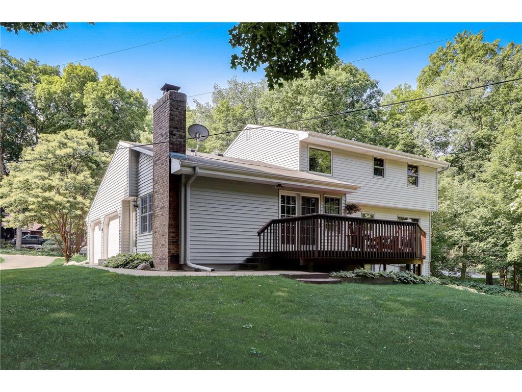 27800 Woodside Road, Shorewood, MN, 55331 | MLS: 6413016 | Edina Realty