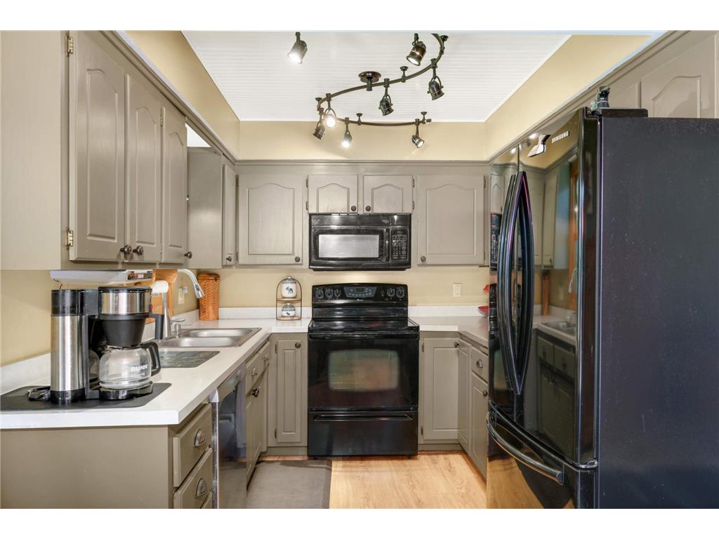 27985 Lakelawn Drive Lindstrom MN 55045 - Kroon 7087695 image9