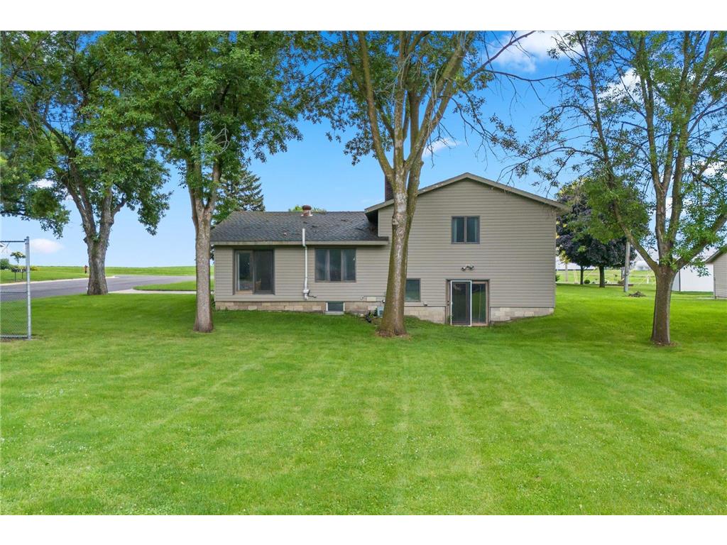 280 Colfax Avenue NE Hector MN 55342 7027543 image24