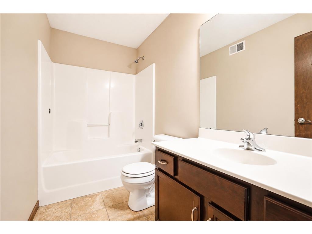 280 Highlands Avenue Zumbrota MN 55992 7077376 image21