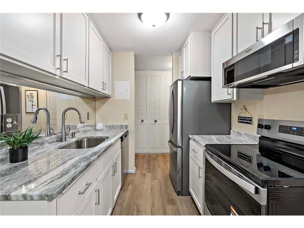 2800 Hamline Avenue N #112 Roseville MN 55113 6821295 image2