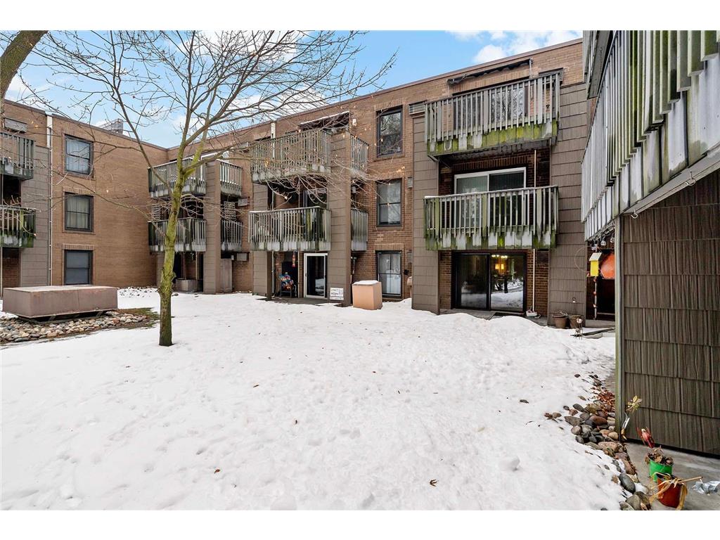 2800 Hamline Avenue N #112 Roseville MN 55113 6821295 image30