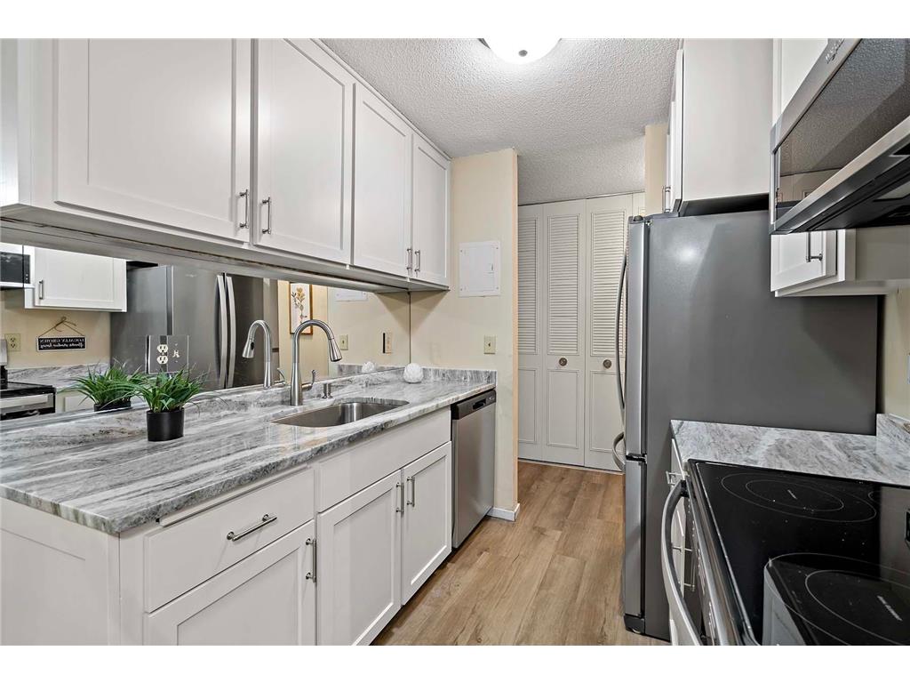 2800 Hamline Avenue N #112 Roseville MN 55113 6821295 image4