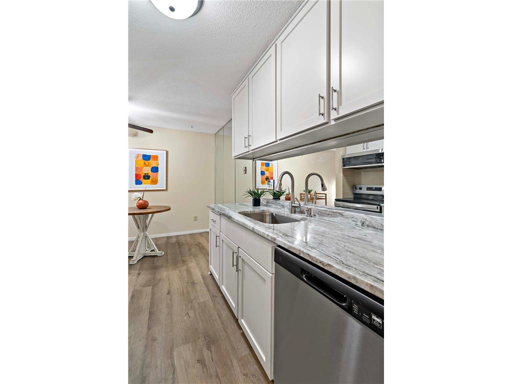 2800 Hamline Avenue N #112 Roseville MN 55113 6821295 image5