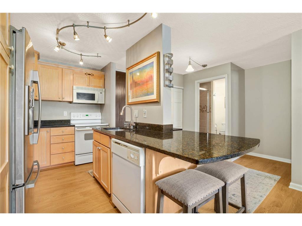 2800 Hamline Avenue N #121 Roseville MN 55113 6704163 image1