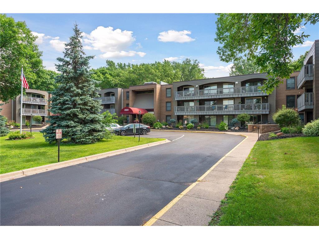 2800 Hamline Avenue N 326, Roseville, MN, 55113 MLS 6518300 Edina