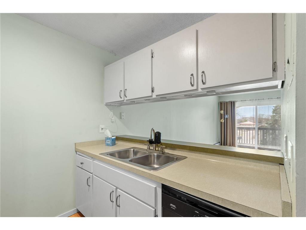 2800 Hamline Avenue N #329 Roseville MN 55113 7045793 image25