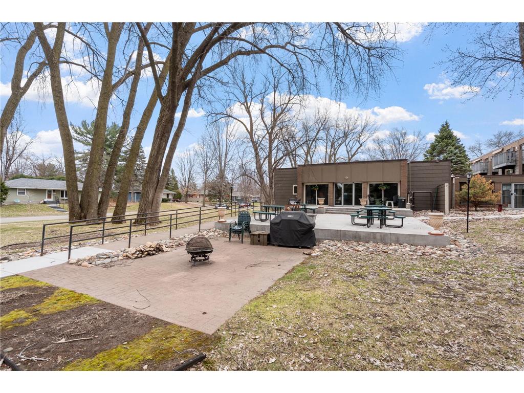 2800 Hamline Avenue N #329 Roseville MN 55113 7045793 image5