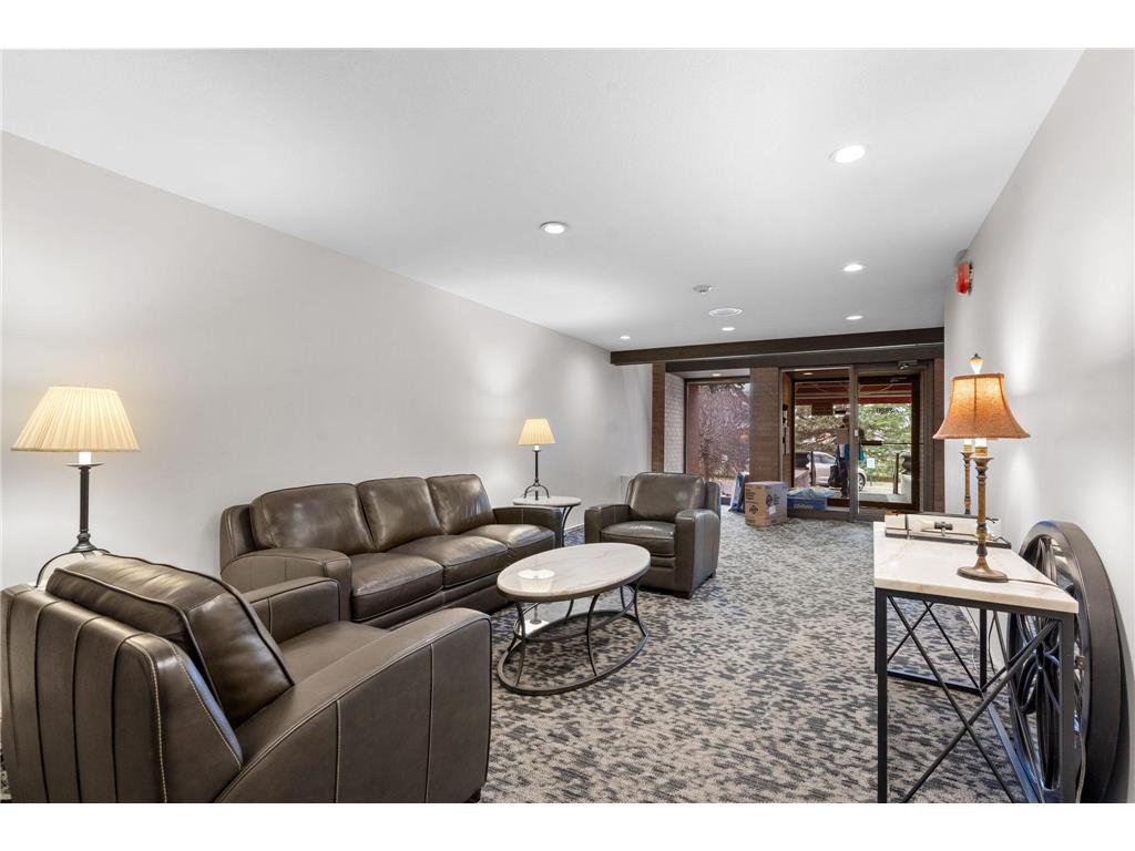 2800 Hamline Avenue N #329 Roseville MN 55113 7045793 image9