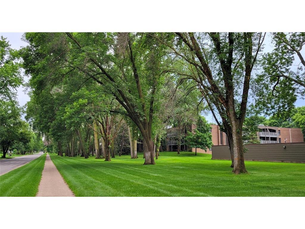 2800 Hamline Avenue N #332 Roseville MN 55113 6826468 image4