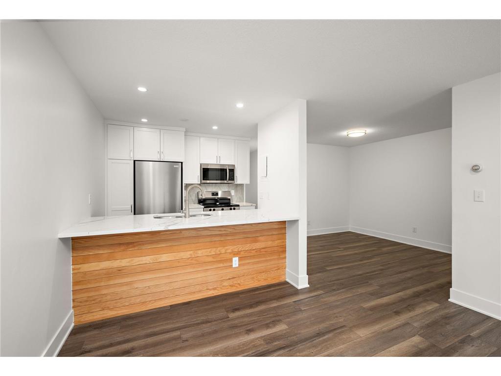 2800 Hamline Avenue N #332 Roseville MN 55113 6826468 image9