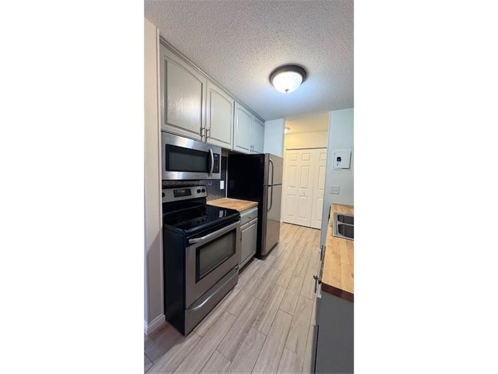 2800 Hamline Avenue N 337, Roseville, MN, 55113 MLS 7756328 Edina