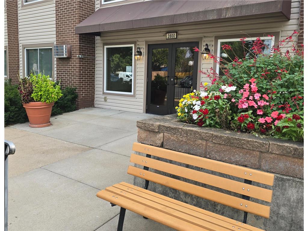 2800 Hillsboro Avenue N #203 New Hope MN 55427 6791909 image1