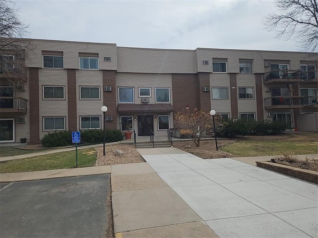 2800 Hillsboro Avenue N #307 New Hope MN 55427 7049830 image1