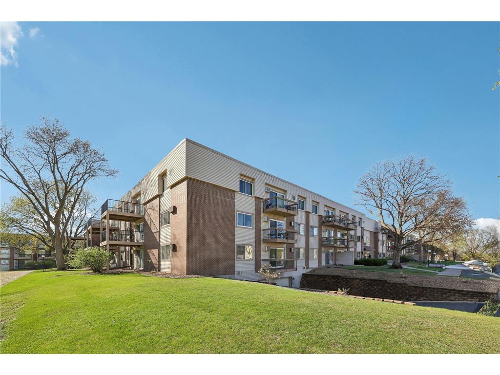 2800 Hillsboro Avenue N #315 New Hope MN 55427 7061550 image35