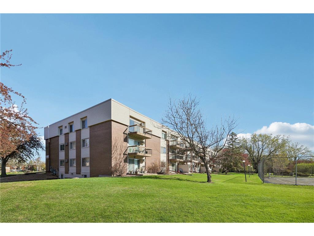 2800 Hillsboro Avenue N #315 New Hope MN 55427 7061550 image36