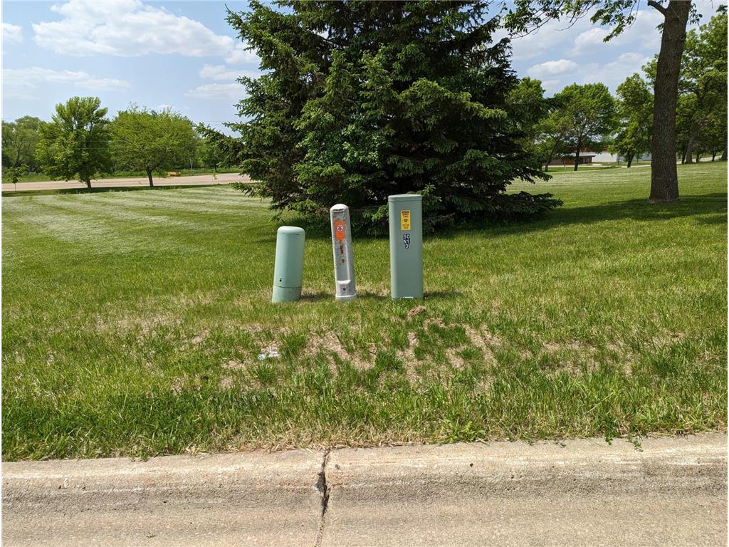 2801 & 2805 Campus Drive Albert Lea MN 56007 6375779 image1