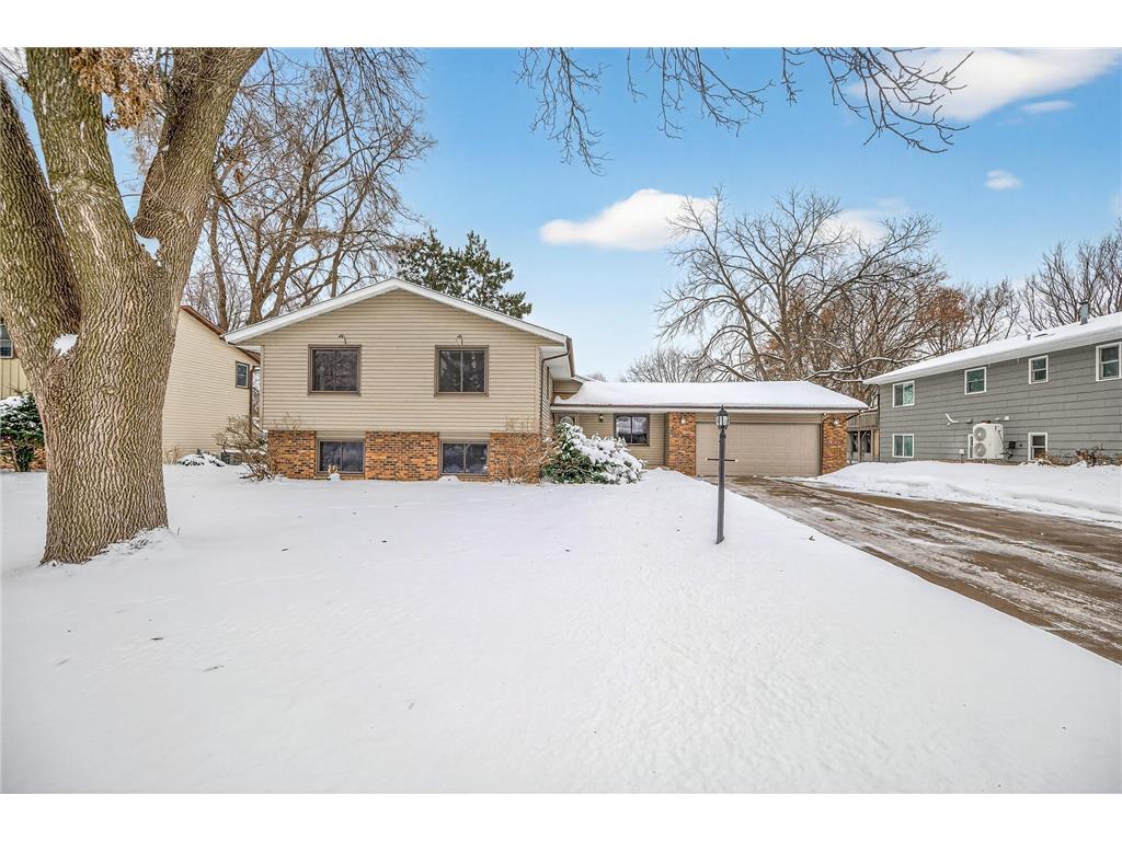 2801 Aglen Avenue Roseville MN 55113 6826888 image1