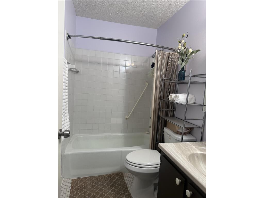 2801 Flag Avenue N #102 New Hope MN 55427 7018292 image8