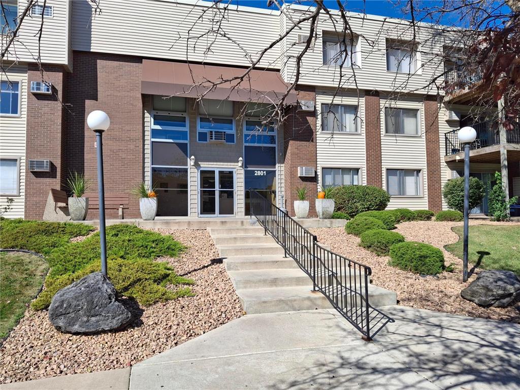 2801 Flag Avenue N #305 New Hope MN 55427 6679053 image1